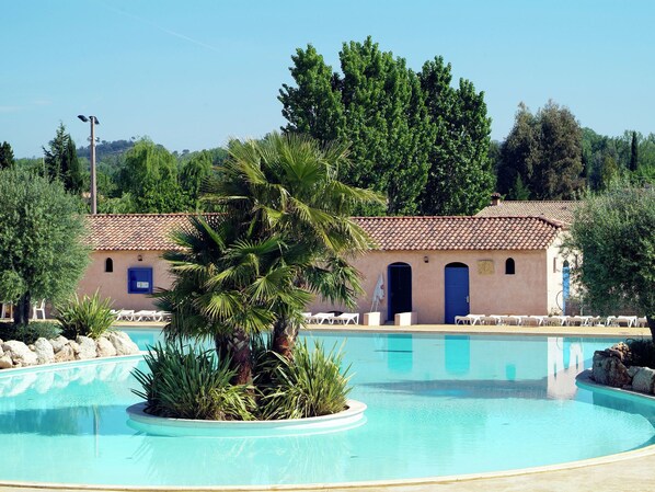 Pool - Luxurious Provencal Villa With AC, Near the Nice Vidauban (Vidauban)