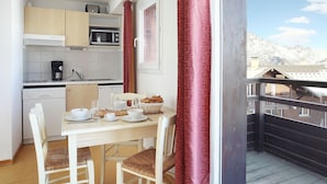 Unclassified image, 5 of 16, button - Studio in the Ecrin National Park in Charming Puy St Vincent (Puy-Saint-Vincent)
