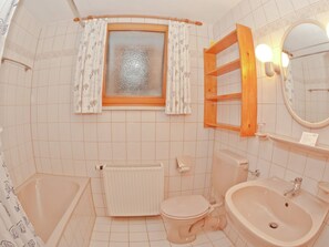 Bathroom - Cozy Holiday Home With Oven, Near Oberstaufen (Missen-Wilhams)