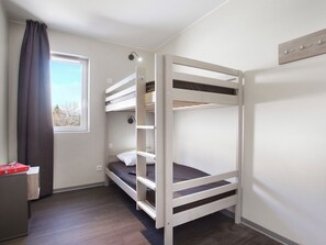 Chalet | Room amenity - Chalet in Praroustan With Stunning Mountain Views (Uvernet-Fours)