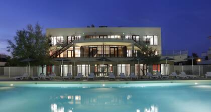 Modern Apartment Between Grau-du-roi and Port-camargue