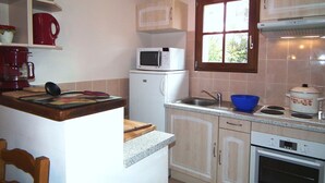 Villa | Private kitchen - Family Getaway in Dordogne (Gavaudun)