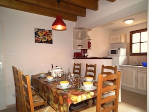 Dining - Family Getaway in Dordogne (Gavaudun)
