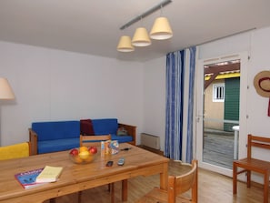 House | Living room - Nice Maisonette With Dishwasher at 1.5 km. From the Center (Soustons)