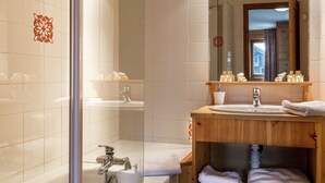 Apartment | Bathroom | Shower, hair dryer, towels - Savoyards and Rustic Apartment in the Heart of Val D'isère (Val-d'Isere)