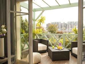 Balcony - Stylish and Comfortably Furnished Apartment in Deauville (Deauville)