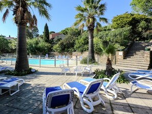 Pool - Holiday Home in Bormes Near Beaches & Pool (Bormes-Les-Mimosas)