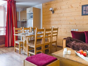 Apartment | Living room - Mountain Escape With Pool (Brides-les-Bains)