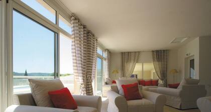 Beautiful House With AC, Located Between Inland and sea