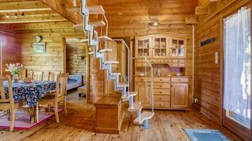 Chalet | Dining