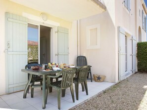Apartment | Balcony - Coastal Stay for Groups (Fréjus)