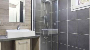 Apartment | Bathroom
