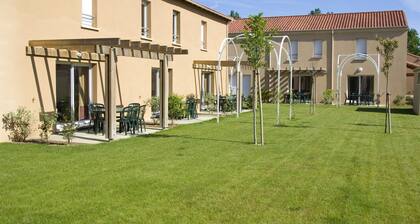 Holiday Home in Bergerac Near Chateau Bridoire