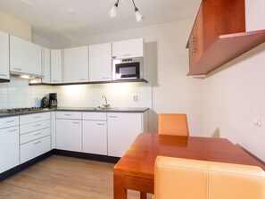 Apartment | Eigene Küche | Wasserkocher mit Kaffee-/Teezubehör, Kühlschrank, Mikrowelle, Hochstuhl