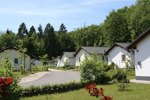 House | Exterior - Bungalow in Eifel Near Mountain Trails (Gerolstein)