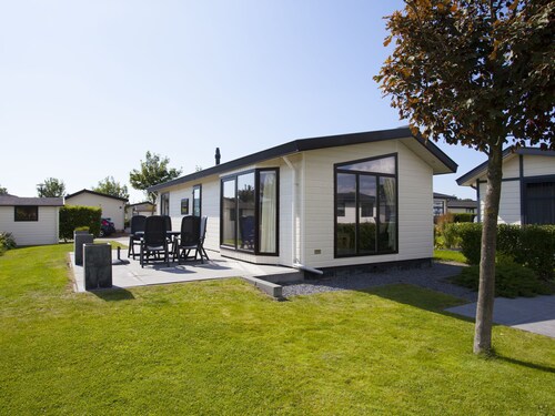 Comfortable Chalet With Dishwasher, sea at 3.5 km, in Egmond