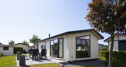 Comfortable Chalet With Dishwasher, sea at 3.5 km, in Egmond