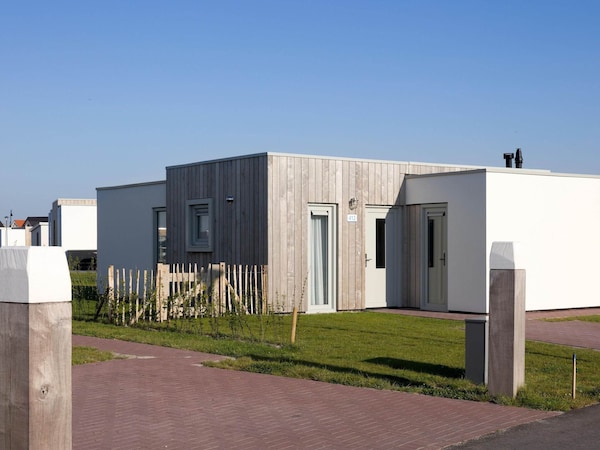 Villa In Nieuwvliet Near Beach Resort - Cadzand