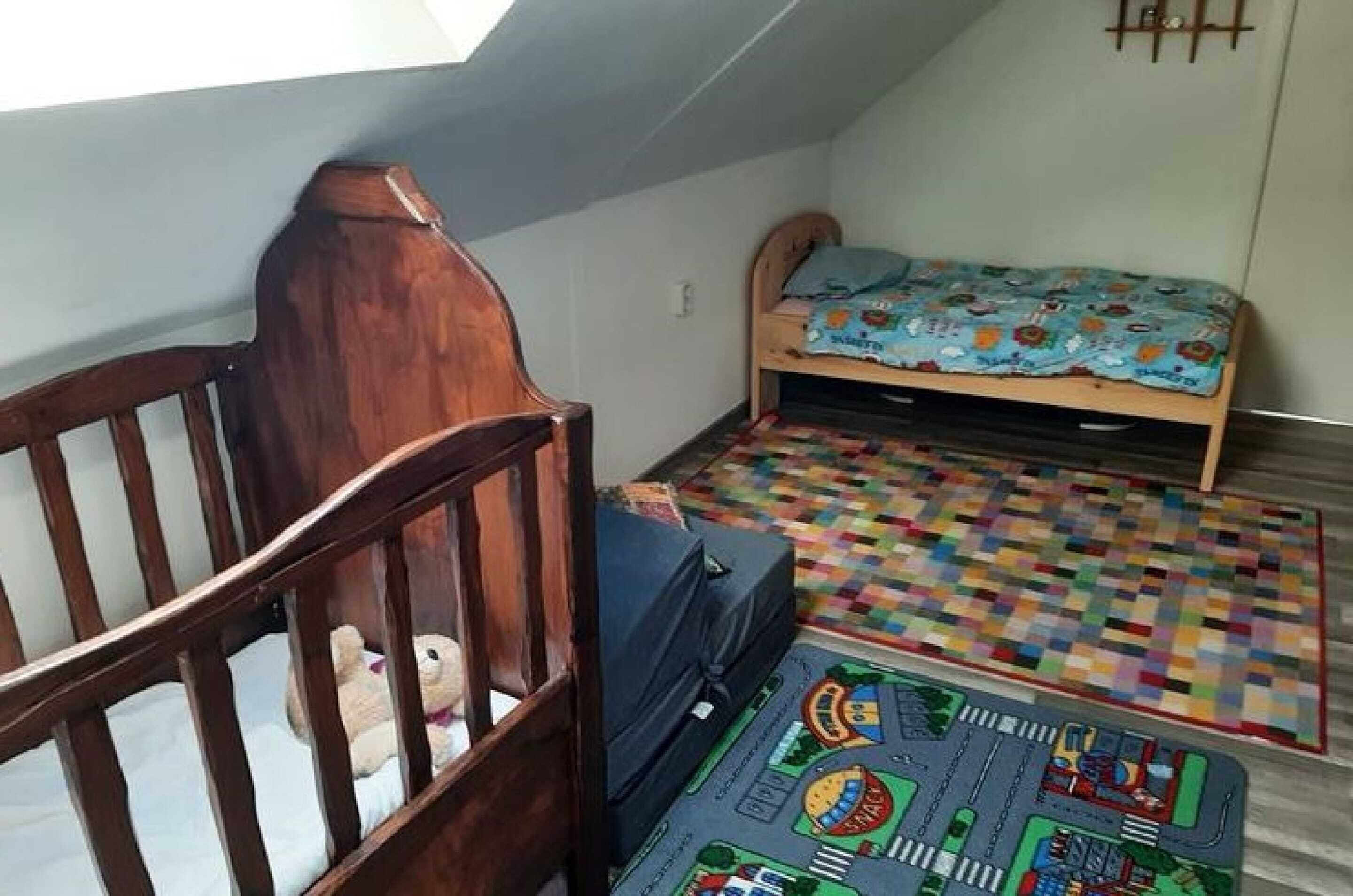 House | 3 bedrooms, individually furnished, bed sheets
