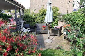 House | Balcony - Holiday Home in Quiet Environment near Beach & Dunes (Groet)