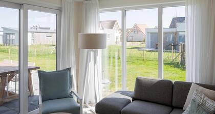 Modern Bungalow With Three Bathrooms, 500 m. From the Beach