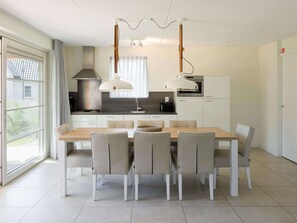 Villa | Dining
