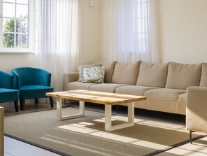 Villa | Aire de séjour | Téléviseur