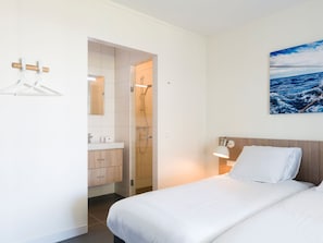 7 bedrooms, WiFi, bed sheets - Villa in Cadzand-bad Near North Sea Coast (Cadzand-Bad)