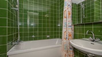 Apartemen | Kamar mandi | Kombinasi shower/bathtub