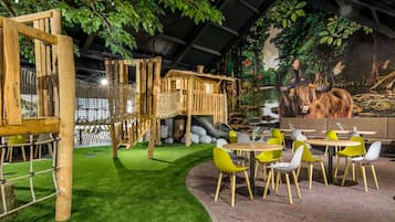 Bungalow | Dining