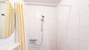 Apartment | Bathroom | Shower, towels - This Apartment Farm is Located in Havelte (Havelte)
