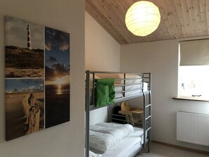 House | 3 bedrooms - Holiday Home With Private Garden by the sea (Ballum)