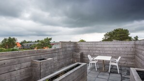 Apartment | Balcony - Modern Apartment With a Roof Terrace, on Schiermonnikoog (Schiermonnikoog)