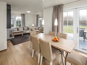 Dining - Detached Villa With two Bathrooms Near the Sea (Cadzand-Bad)