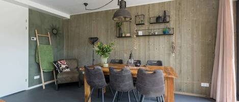House | Dining