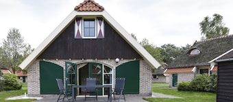 Authentic House with Dishwasher near Meppel