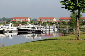 House | Marina - Villa With Lake Views (Heel)