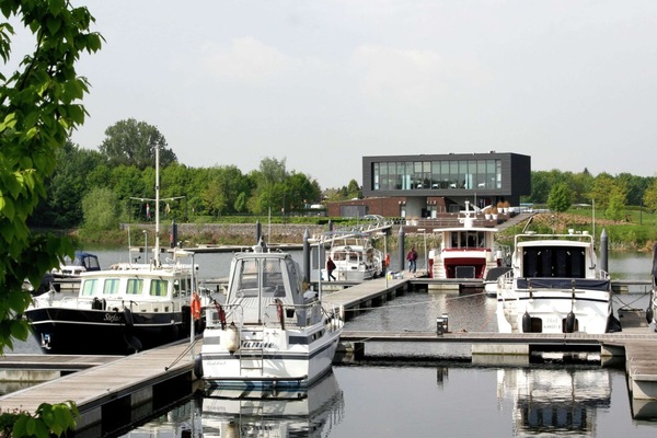 House | Marina