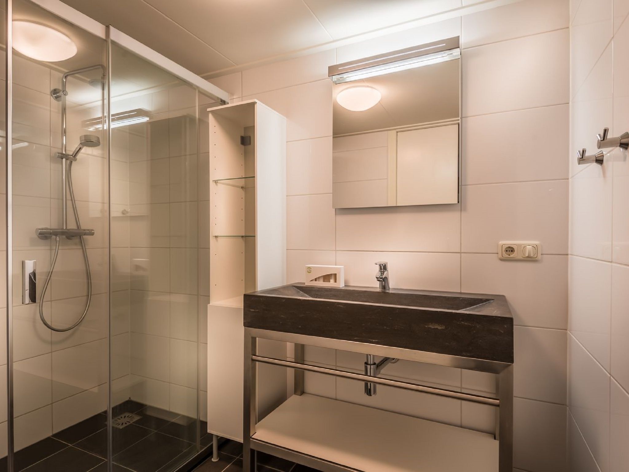 Apartment | Bathroom | Shower, towels