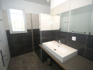 Vila | Kamar mandi | Shower