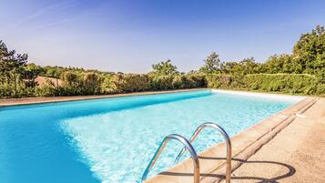 House | Kolam renang