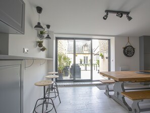 Dining - Large and Beautiful Apartment in the Heart of Bayeux (Bayeux)