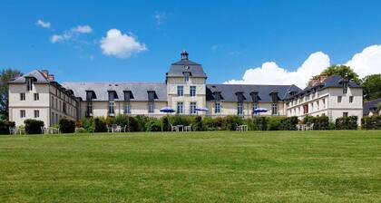 Cozy Apartment in a 17th Century Castle in a Breton Village