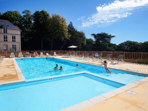 Pool - Cozy Apartment in a 17th Century Castle in a Breton Village (Baden)