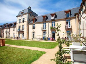 Exterior - Cozy Apartment in a 17th Century Castle in a Breton Village (Baden)