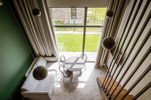 Estudio ejecutivo | Sala de estar | Una televisión de pantalla plana