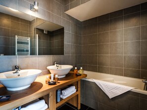 Apartment | Bathroom - Apartment in France With Balcony Views (Bourg-Saint-Maurice)