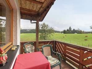 Balcony - Modern Holiday Home in Lauterbach ot Fohrenbühl With Heating Facility (Lauterbach)