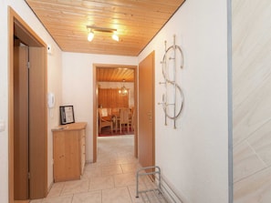 3 bedrooms, individually furnished, bed sheets - Modern Holiday Home in Lauterbach ot Fohrenbühl With Heating Facility (Lauterbach)
