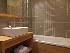 Apartment | Bathroom - Chalet in French Alps With Premium Spa Access (Les Belleville)